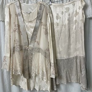 Ivory 3-piece jacquard formal dress